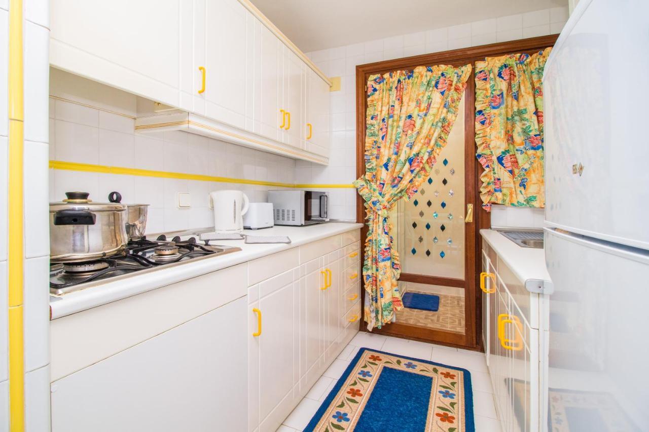 טורבייחה Nice House With Tennis Court,Sports And Playground מראה חיצוני תמונה