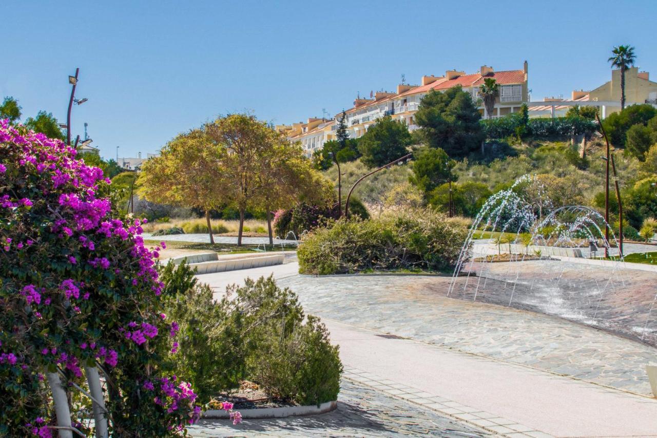 טורבייחה Nice House With Tennis Court,Sports And Playground מראה חיצוני תמונה