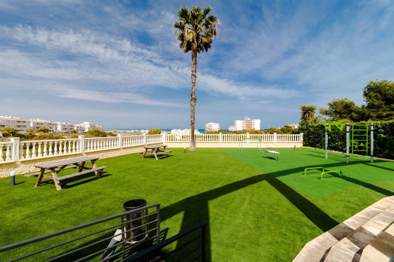 טורבייחה Nice House With Tennis Court,Sports And Playground מראה חיצוני תמונה
