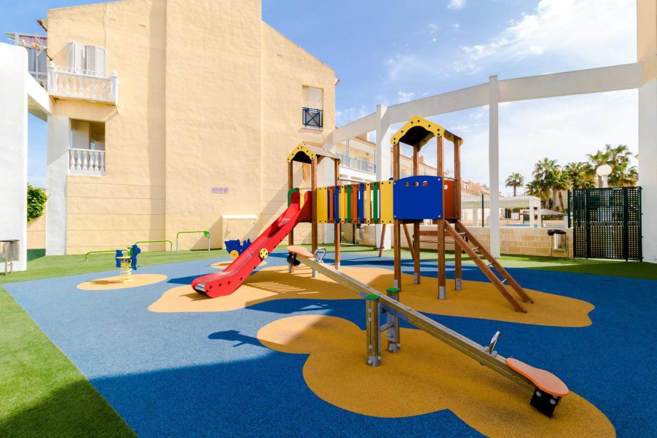 טורבייחה Nice House With Tennis Court,Sports And Playground מראה חיצוני תמונה