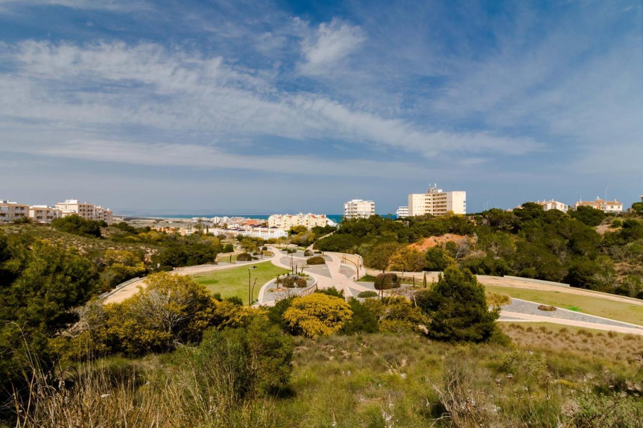 טורבייחה Nice House With Tennis Court,Sports And Playground מראה חיצוני תמונה